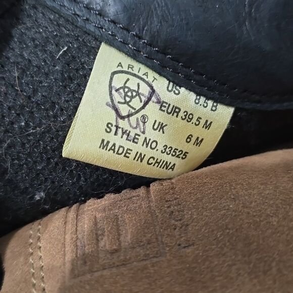 Ariat men’s heritage boots. 8.5B main image 5